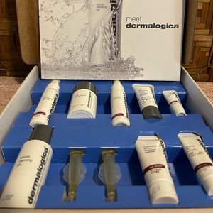 Free samples with Dermalogica age smart facial treatment in a box- BRAND NEW
